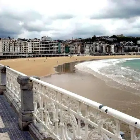 Easo. Center And Next Beach La Concha * San Sebastián